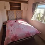 Amc Flamingo Land Caravan, Motorhome & Campervan Hire 펜션 Kirby Misperton