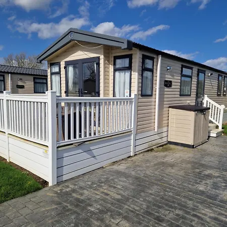 Amc Flamingo Land Caravan, Motorhome & Campervan Hire Kirby Misperton