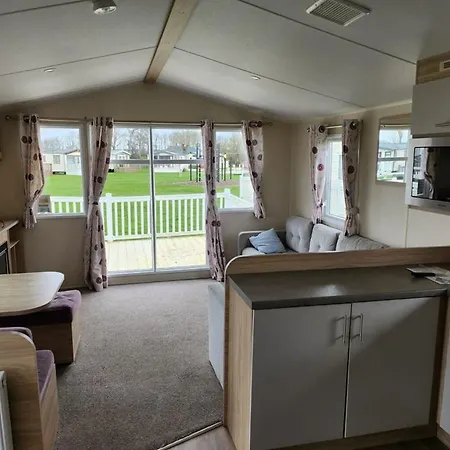 Vakantiehuis Amc Flamingo Land Caravan, Motorhome & Campervan Hire Kirby Misperton