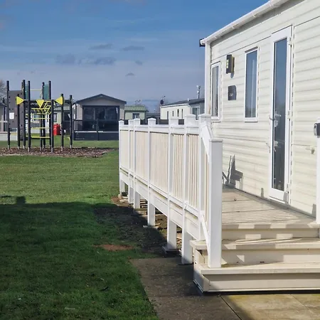 Amc Flamingo Land Caravan, Motorhome & Campervan Hire * Kirby Misperton