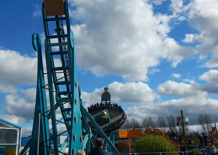 Amc Flamingo Land Caravan, Motorhome & Campervan Hire Kirby Misperton