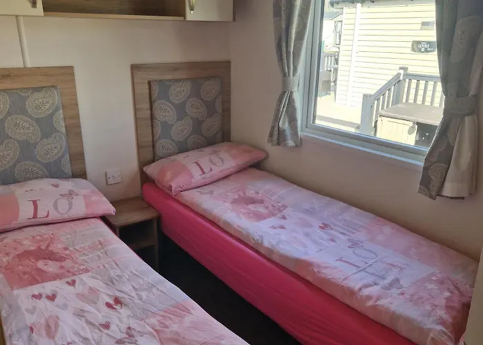 Dom wakacyjny Amc Flamingo Land Caravan, Motorhome & Campervan Hire *