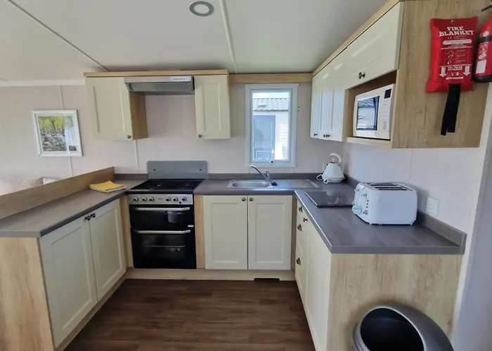 Amc Flamingo Land Caravan, Motorhome & Campervan Hire * Kirby Misperton